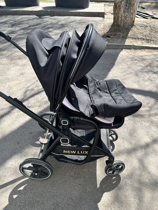 Коляска в отличном состоянии 0+