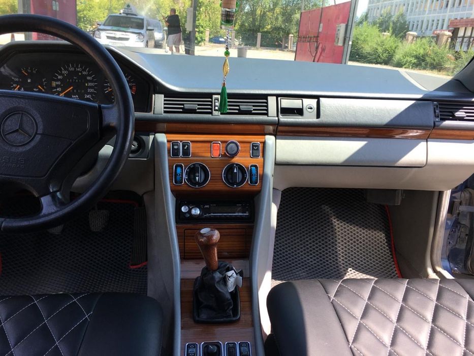 Продаю мерс в отличном состаяни