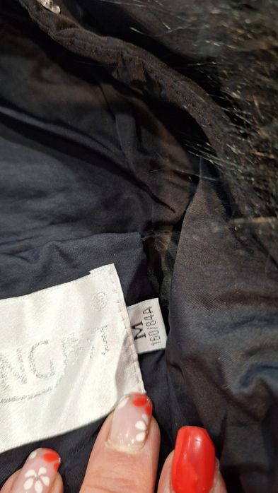 Продавам Зимна дамска шуба с пух нова