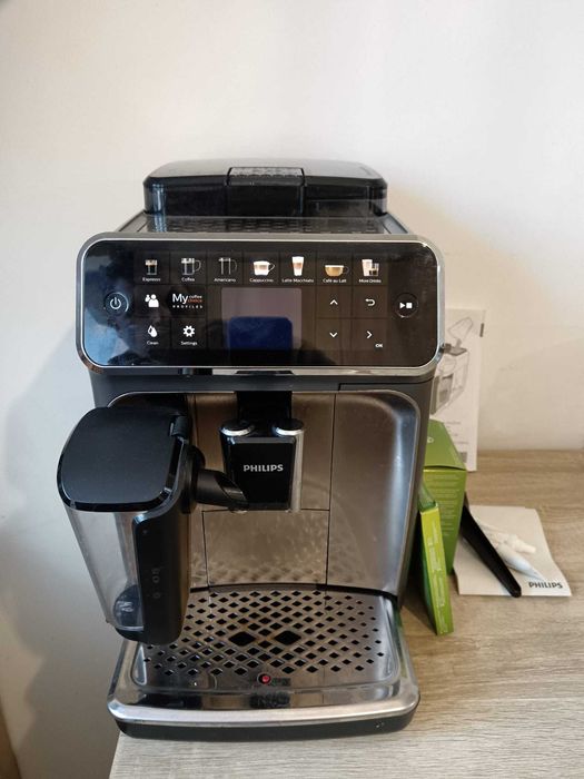 Espressor Philips Latte Go seria 5400