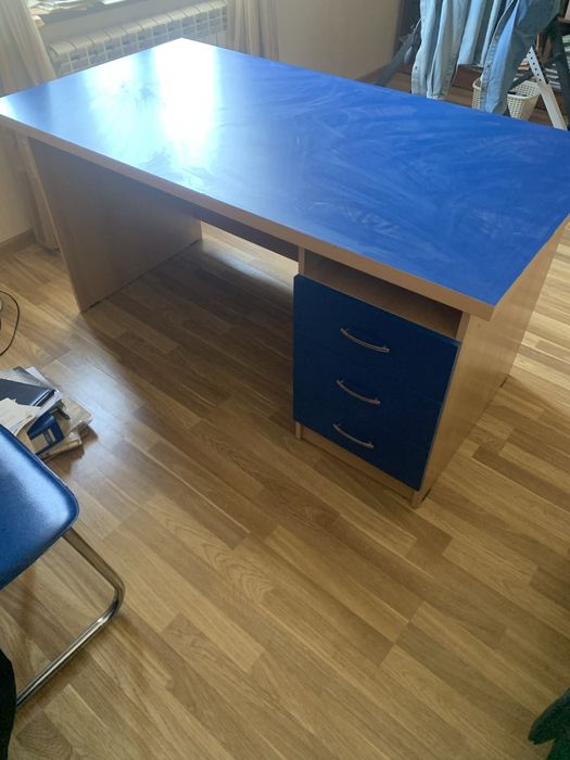 Офисный стол для совещаний