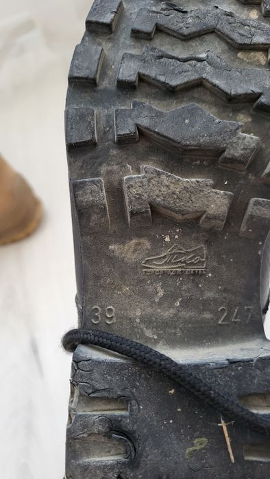 Берцы рыжие и черные