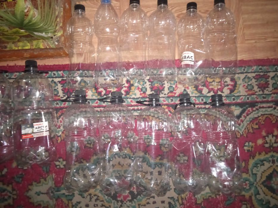 ПРОДАМ БУТЫЛКИ пластиковые из-под пива 1, 1,5, 2 и 3 литровые ! Чистые