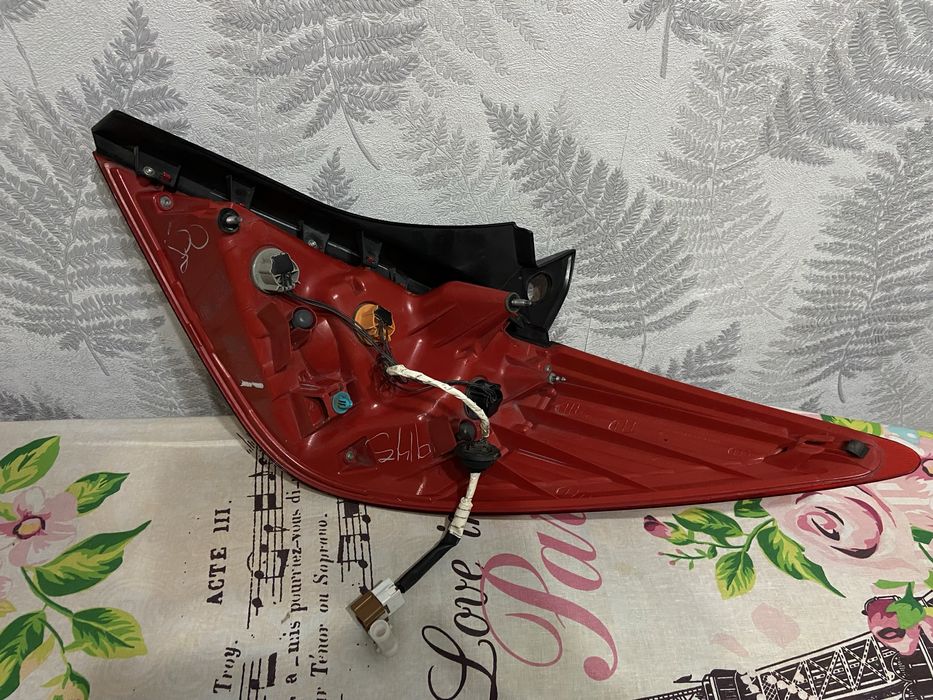 Продам задний левый фонарь тиида