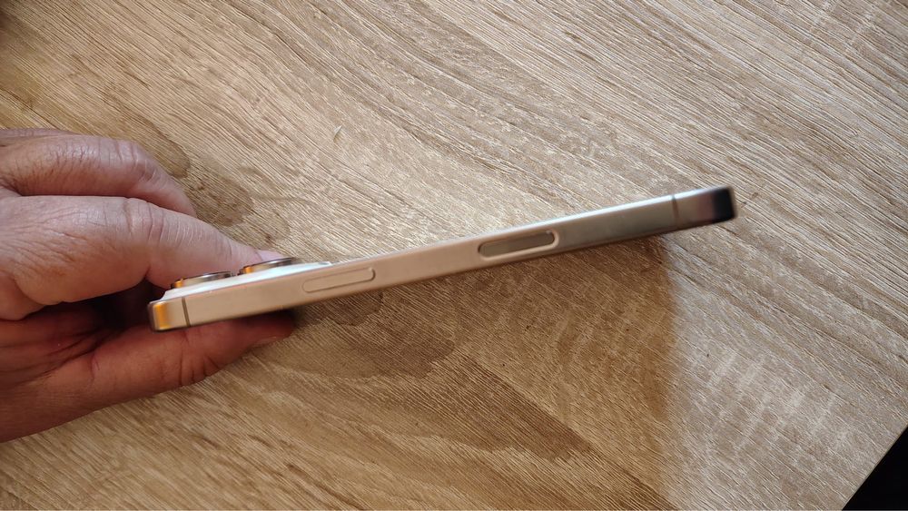 Iphone 16 pro 256 gb folosit putin