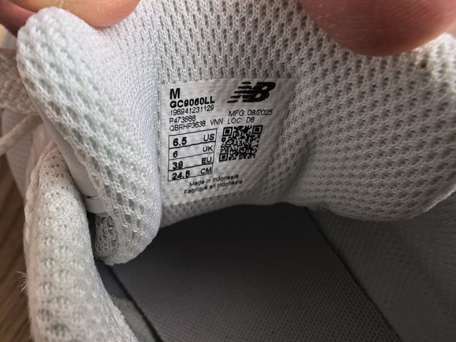 Дамски маратонки New Balance 9060