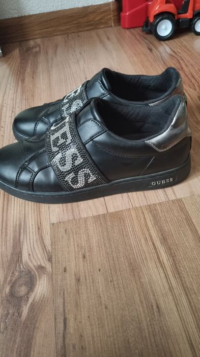 Оригинални guess кецове