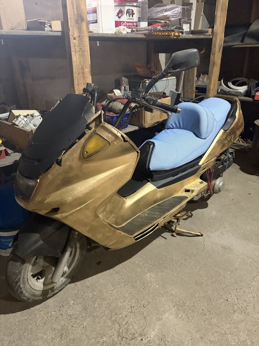 Yamaha 250 cc scuter