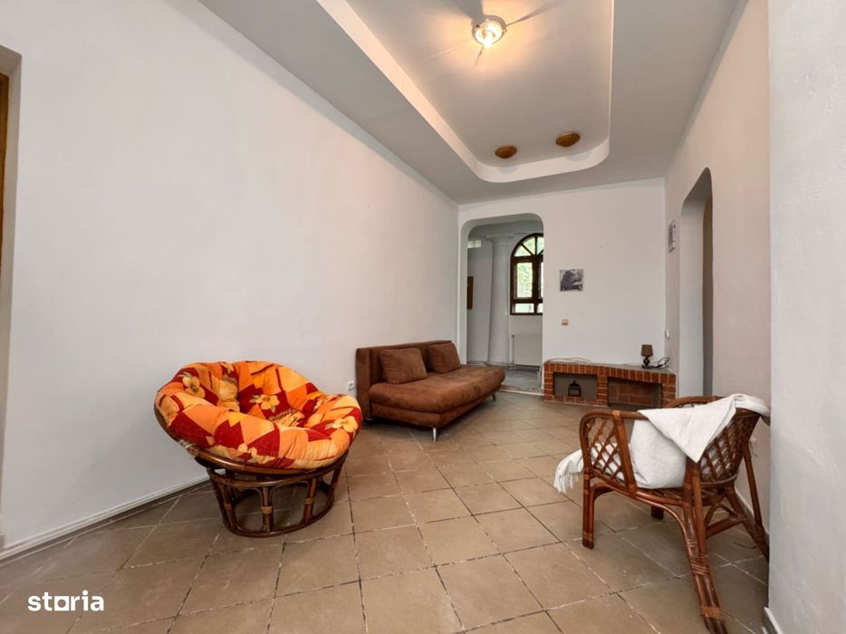 Apartament spațios la curte comună – zonă centrală, Oradea