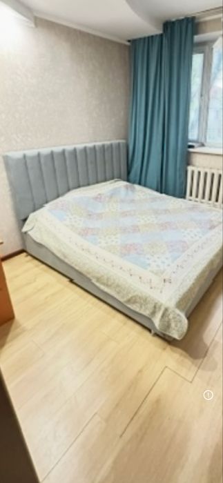 Продам кровать голубого цвета