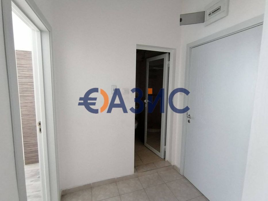 2-стаен апартамент на 3-ти етаж,комплекс Блу Бей на първа линия море