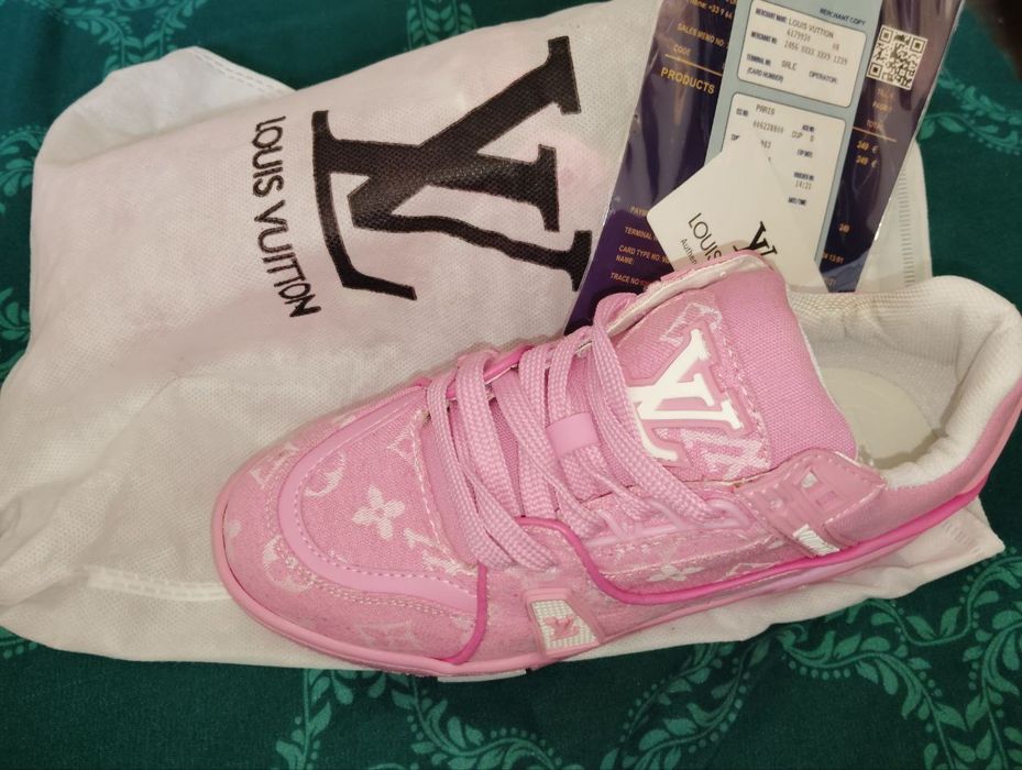 Adidași Louis Vuitton