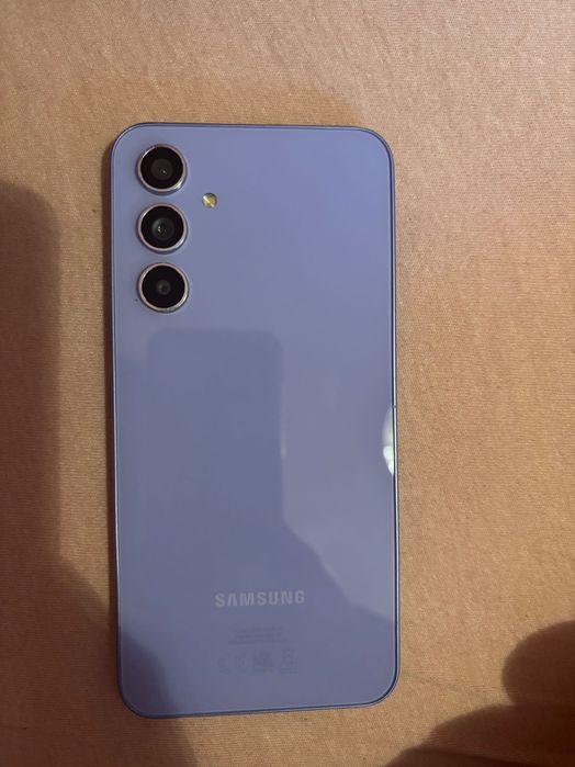 Продавам телефон Samsung A54