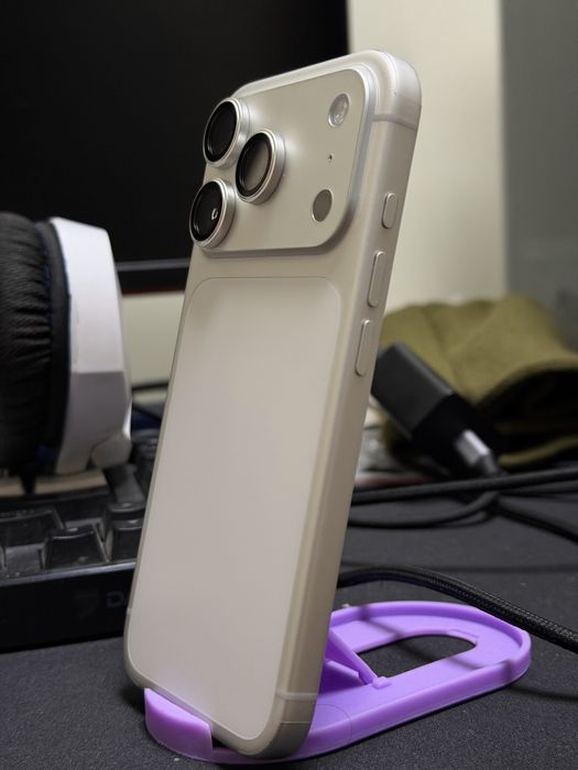 iPhone 17 pro идеал