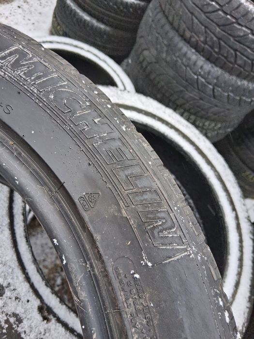 255 45 18 Michelin Latude  2бр зимни