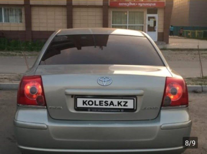 Продам машину Toyota Avensis