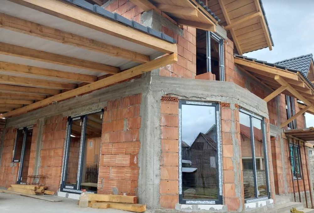 Montaj uși interior, tâmplărie PVC