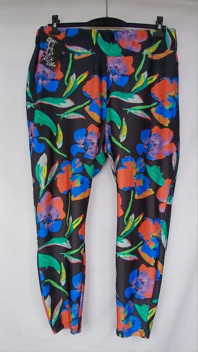 Дамски панталони ластични от различни материи.