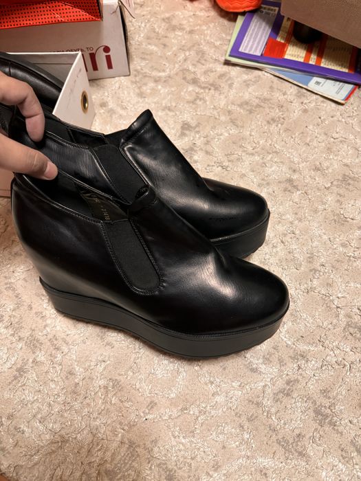 Продается обувь 39 размер