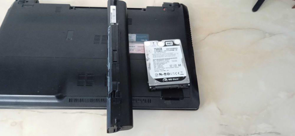 ASUS i7 3630QM 8Gb ddr3 2 placi video GT610 2GB SSD gaming laptop 15,6