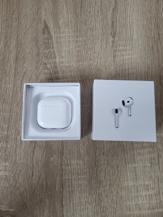 Vând AirPods 4 ANC