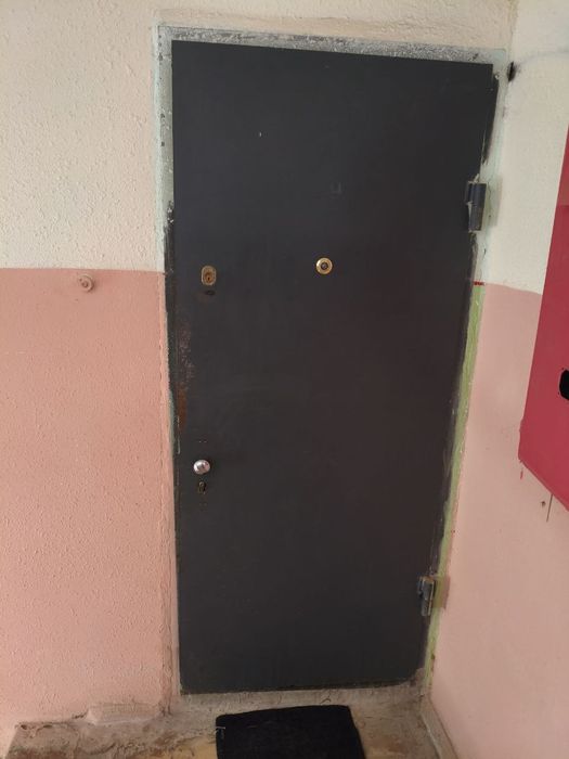 Дверь входная железная