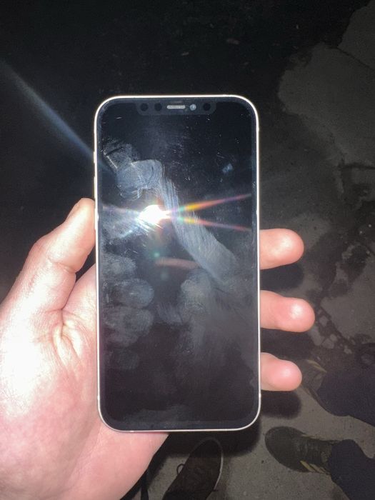 Iphone 12 white.