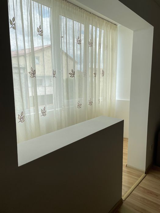 Închiriez apartament