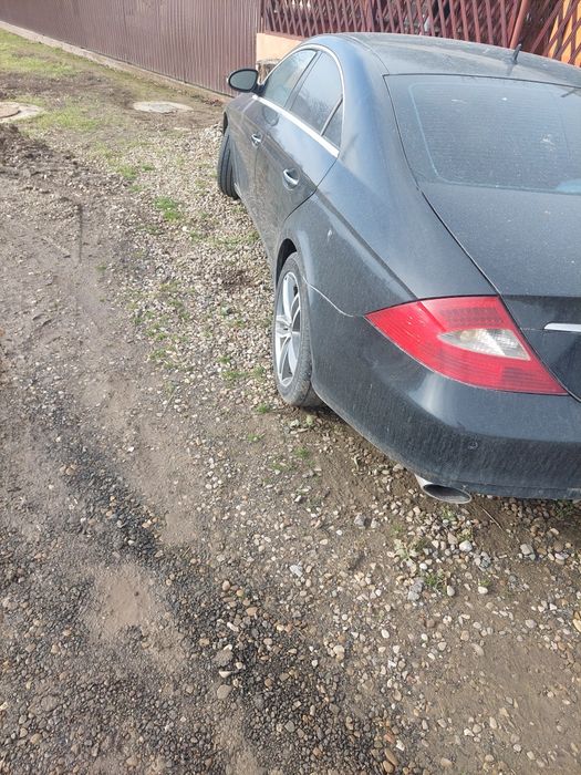 Vând ptr dezmembrat