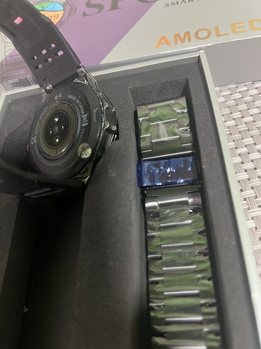 Ceas smartwatch