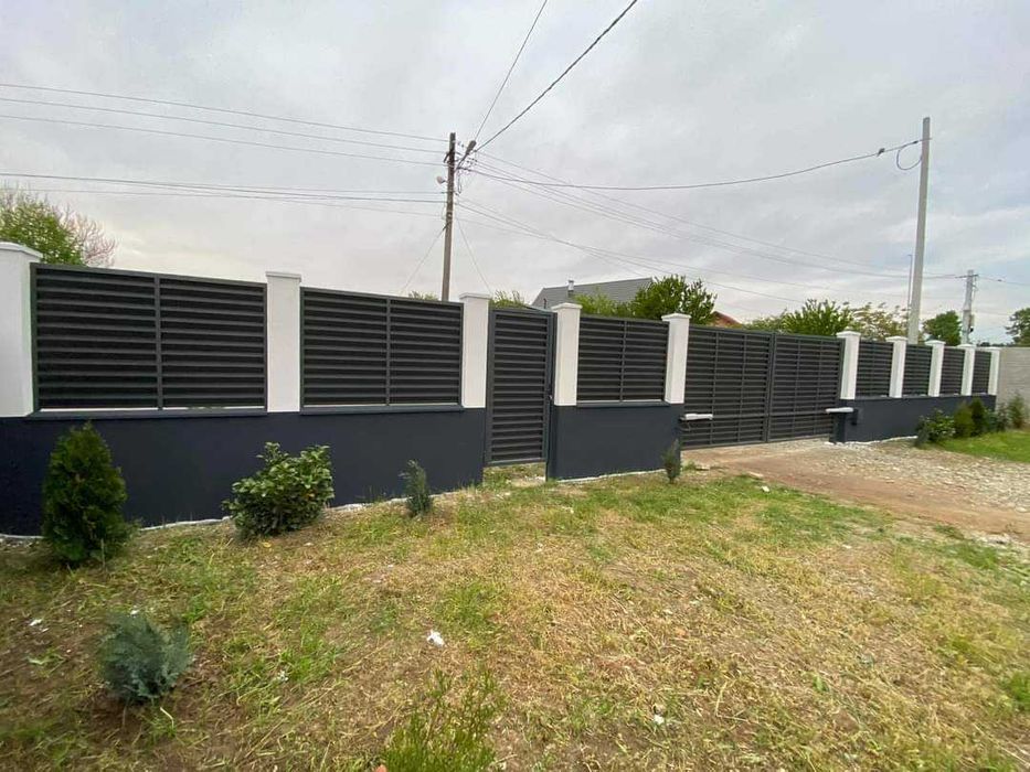 Garduri si porti din panouri stil jaluzele si alte modele disponibile