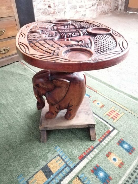 Декоративна масичка дърворезба