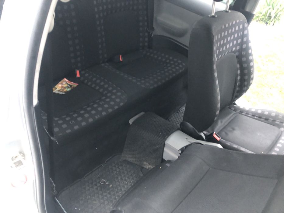 Vând vw beetle 1.6 benzină an 2000