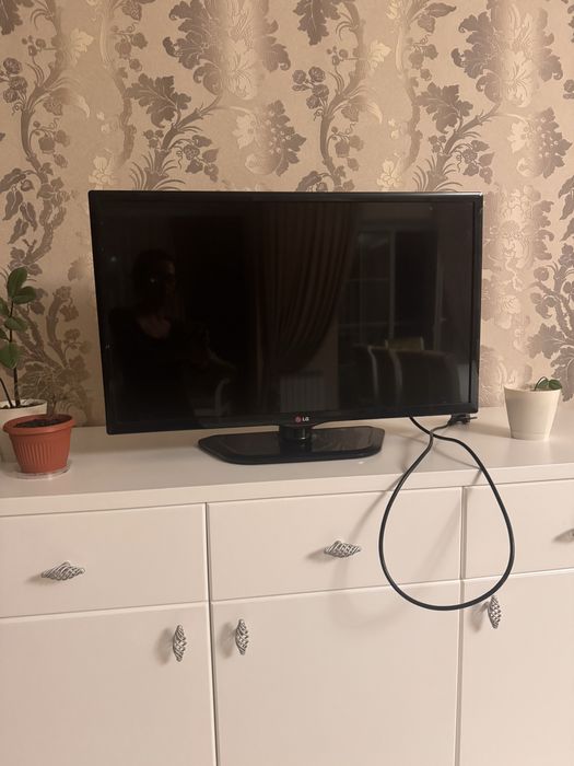 Телевизор LG диагональ 85 см