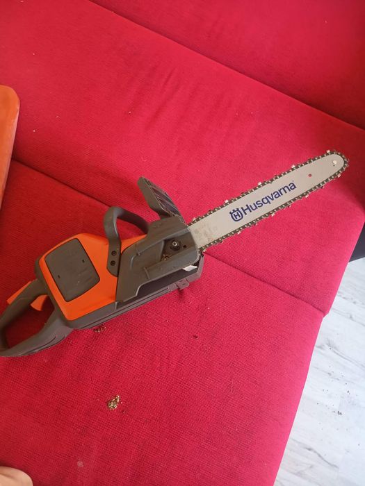 Vand drujba Husqvarna cu acumulator