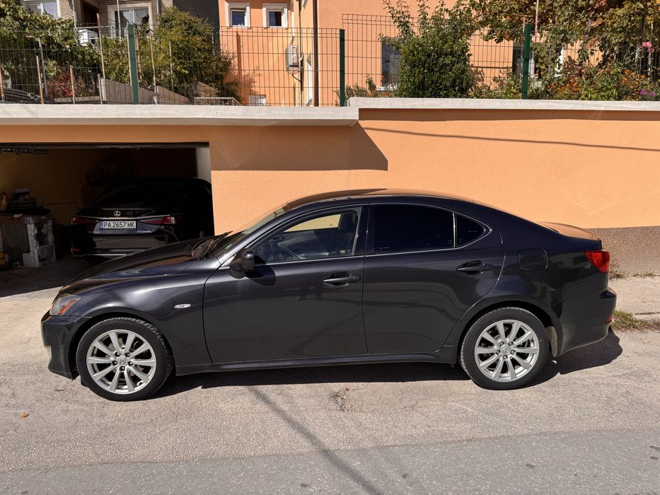 Lexus IS 220d 223 105 km 2006г