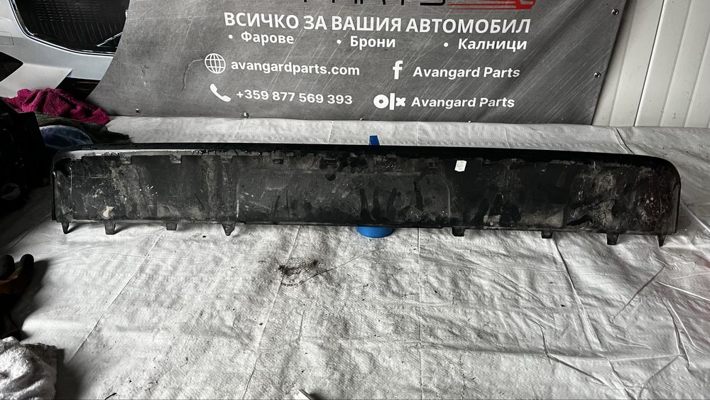 Mercedes Vito W447 декорстивна лайстна на задна броня