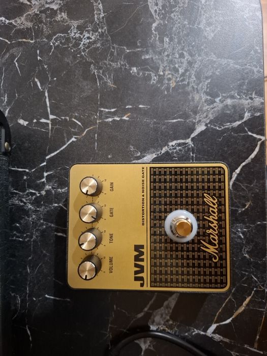 Лампов усилвател Marshall JVM 205h окомплектован