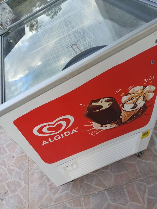 Хоризонтален фризер