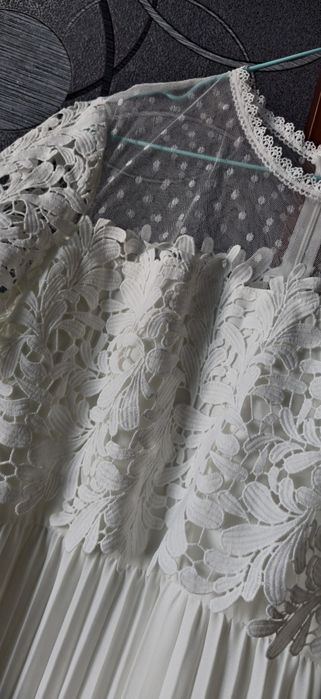 Продам платье размер 56 но нужно мерить вроде молоиерит