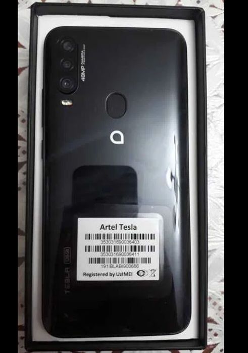 Telefon kafolatı bılan Tesla