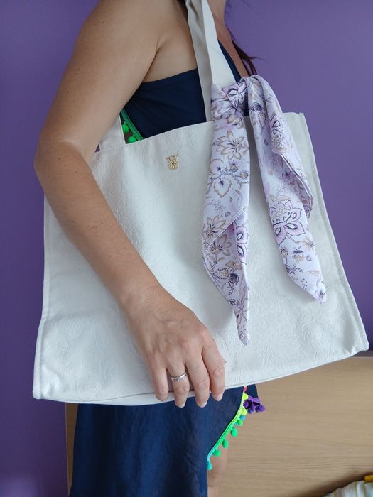 Vând geantă tote bag Victoria's Secret cu etichetă
