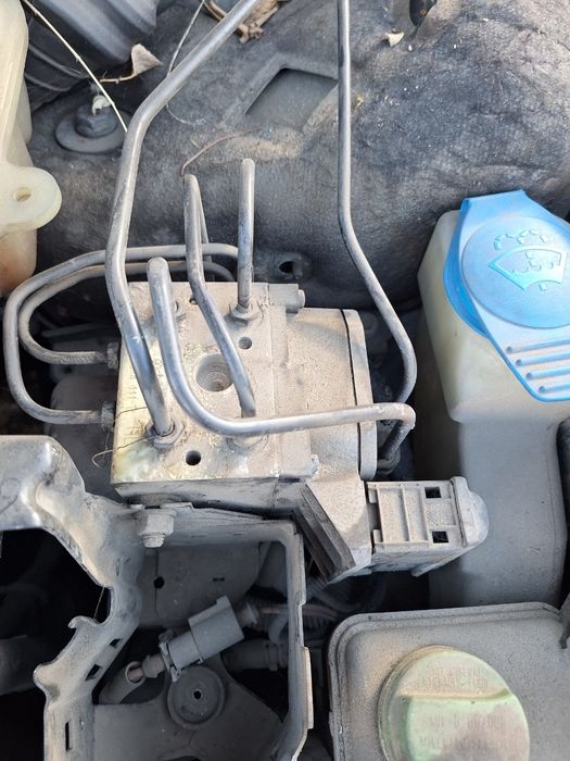 Modul/Unitate De Control Abs Volkswagen Passat Variant 3B6 2000 1.9