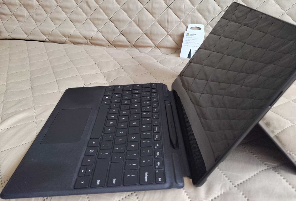 Microsoft Surface Pro 9, i7, 16 GB RAM, 512 GB SSD,Tastatură QWERTY  s- a redus recent la RON 6800 !