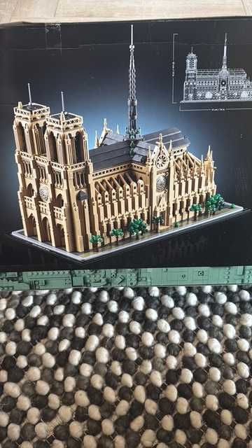LEGO Catedrala NOTRE-DAME nou, sigilat