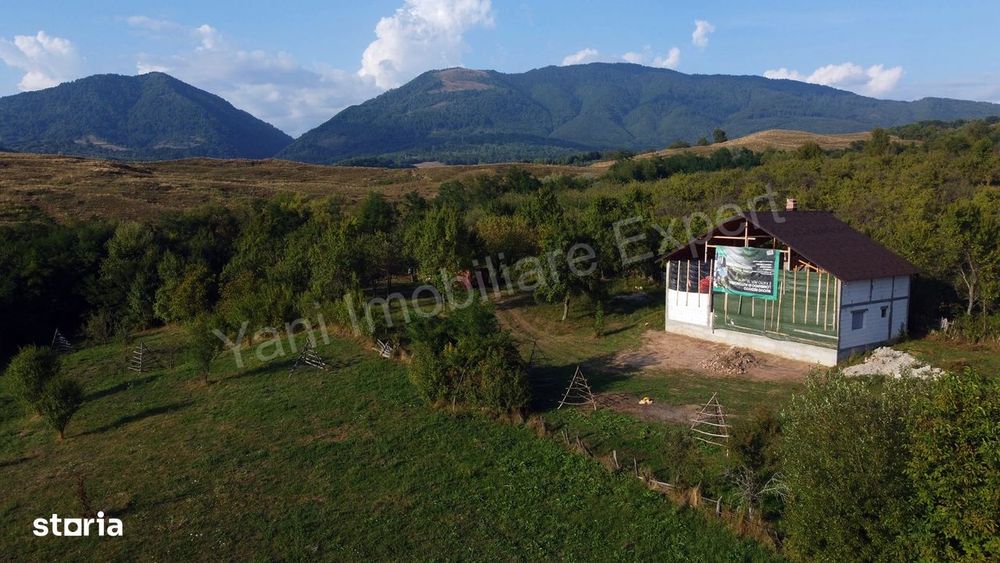 Casă de vânzare în comuna Corbeni, județ Argeș.