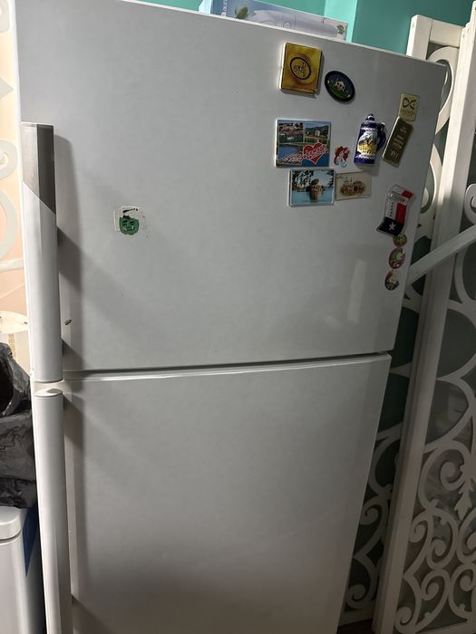 Большой холодильник Daewoo