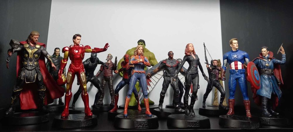 Колекция от 15 уникални фигурки на MARVEL