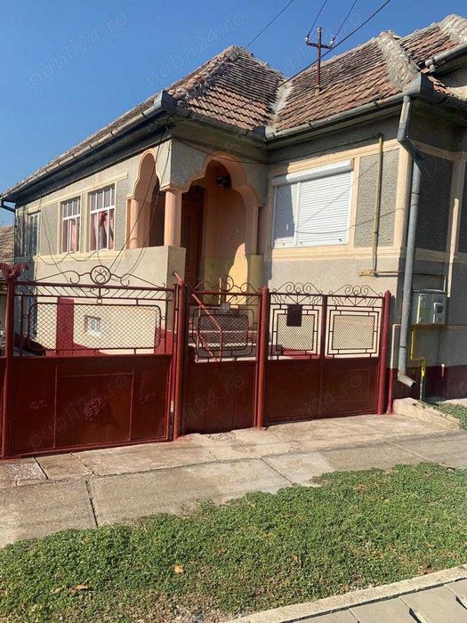 Persoana fizica vand casa la tara