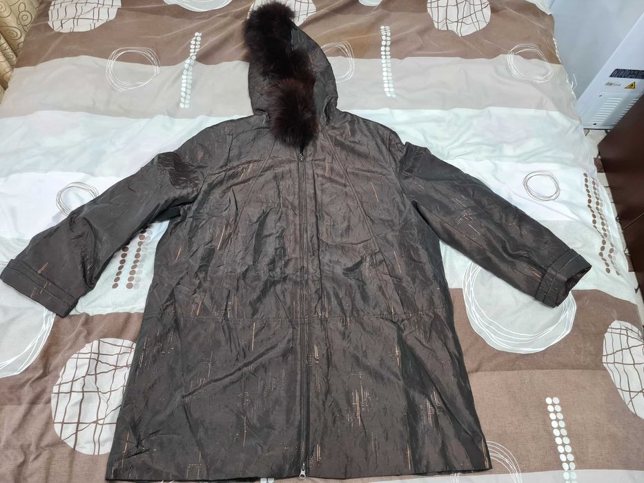 Geaca moderna si eleganta, arata ca si noua